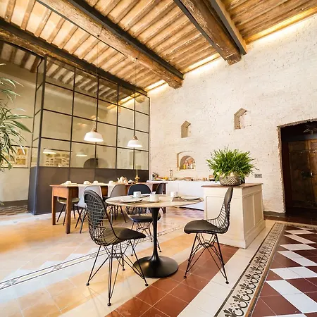 Casatorre Dei Leoni Dimora Storica Bed and Breakfast