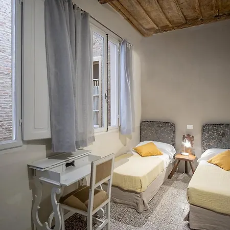 Bed and Breakfast Casatorre Dei Leoni Dimora Storica 3*